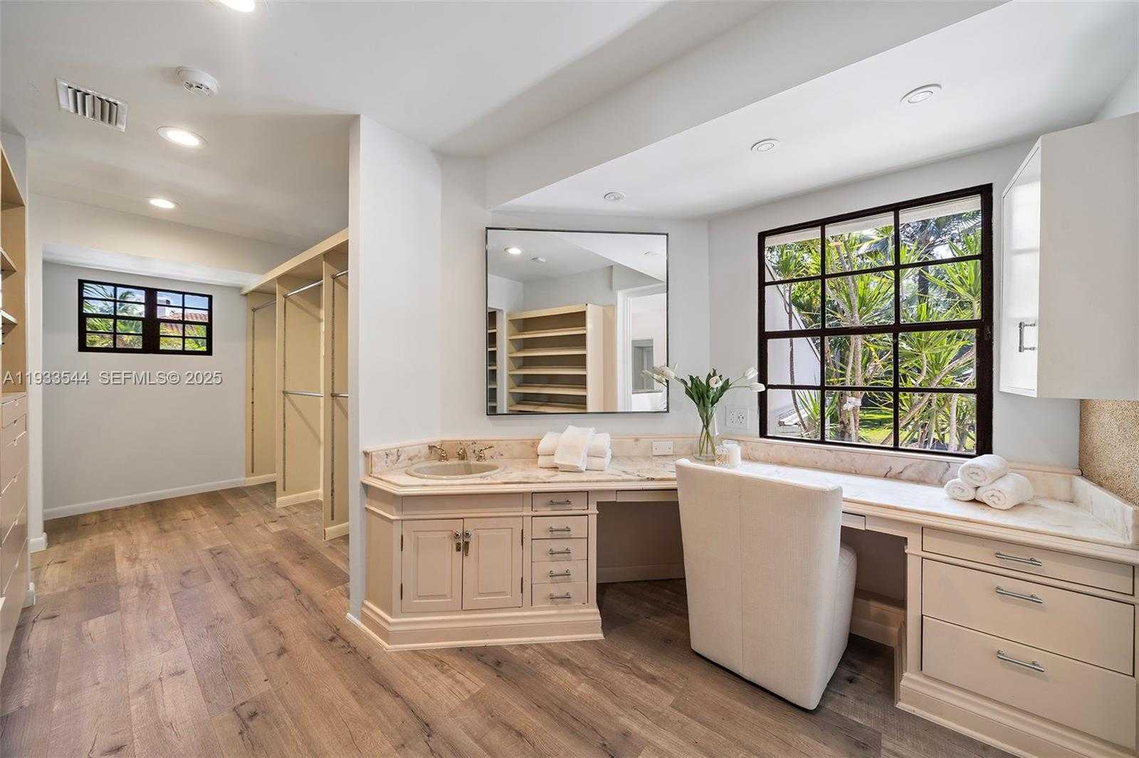 Small Image of 3500 FLAMINGO DR, Miami Beach Number 40