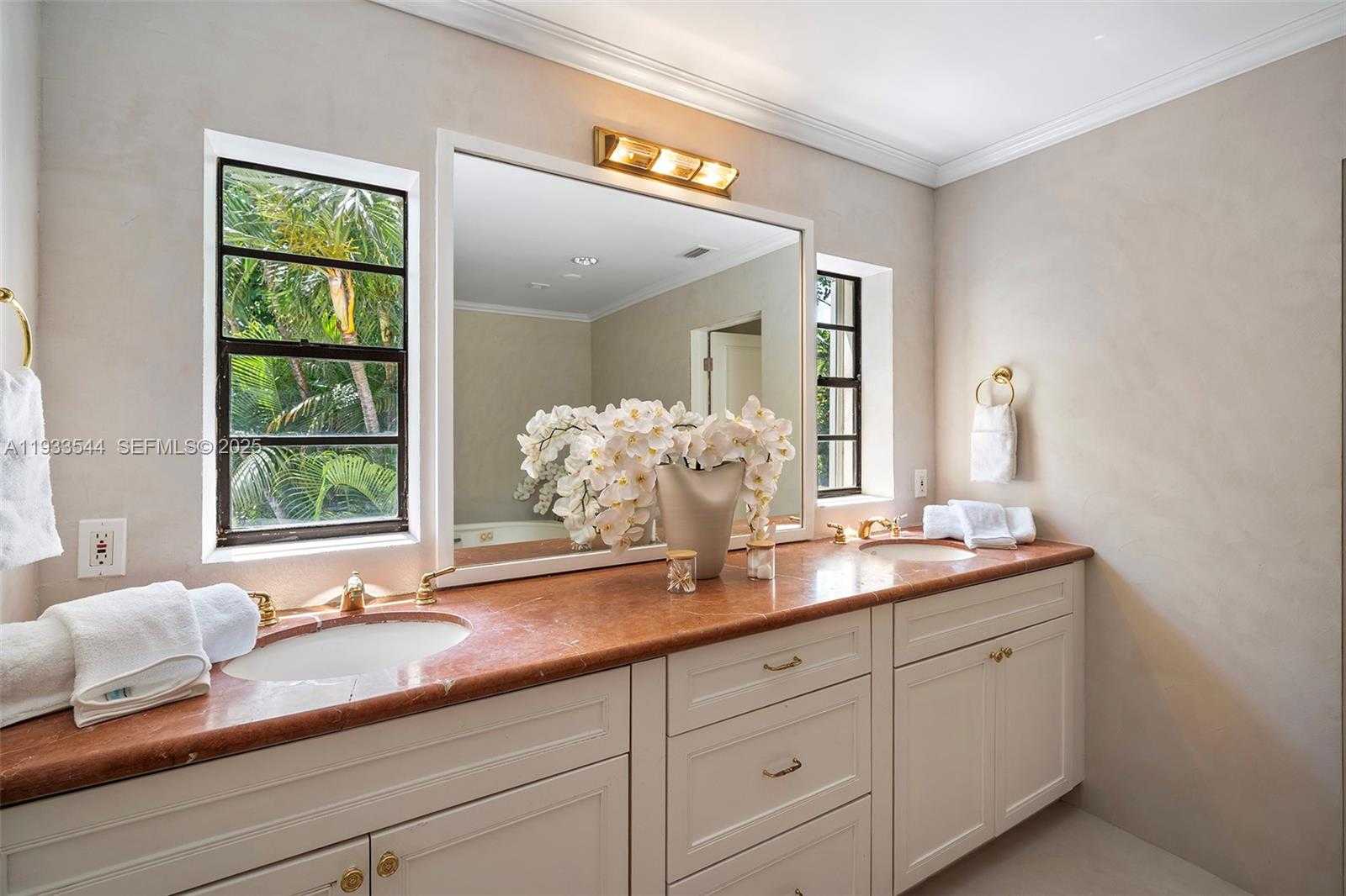 Small Image of 3500 FLAMINGO DR, Miami Beach Number 43