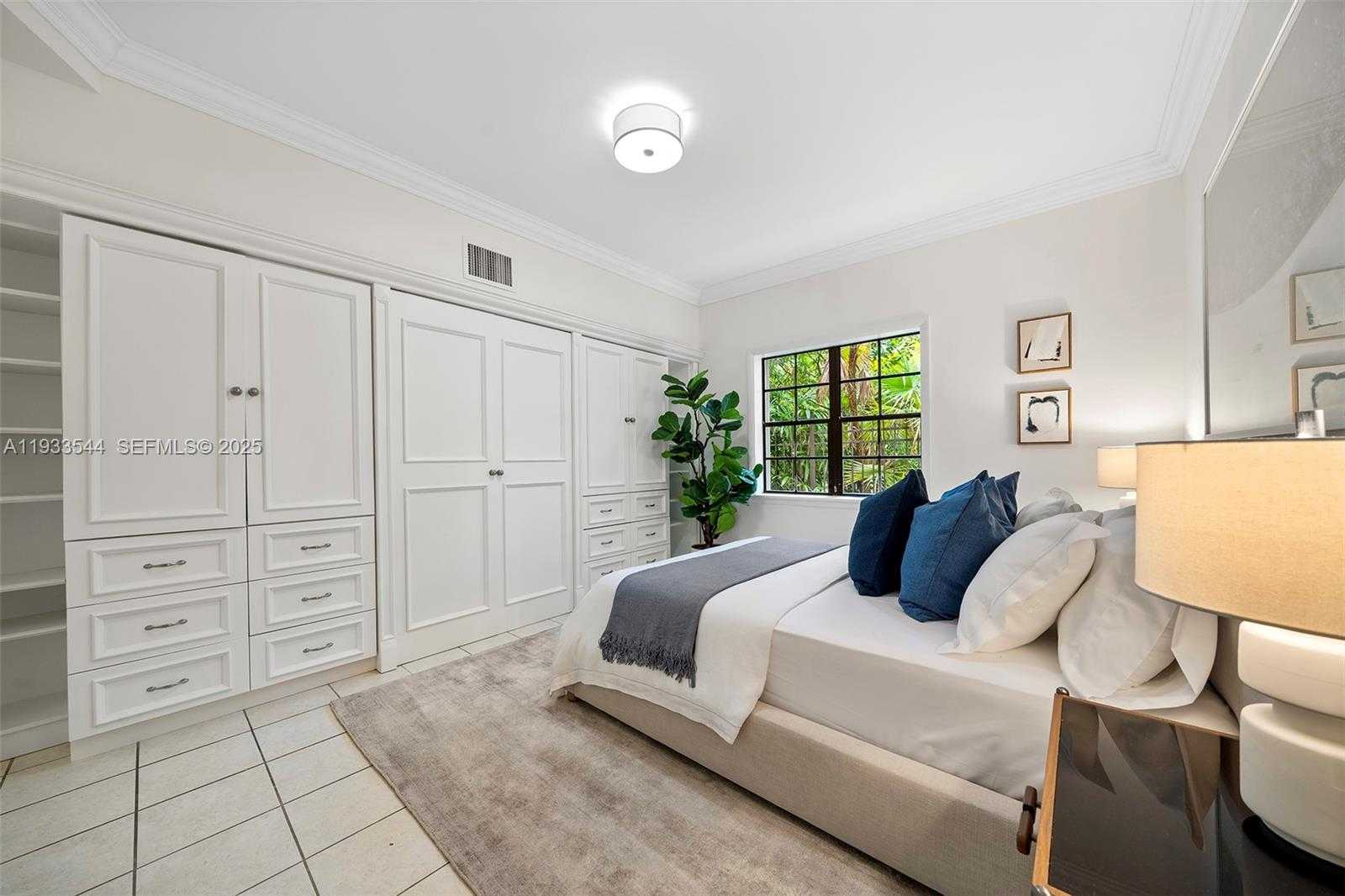 Small Image of 3500 FLAMINGO DR, Miami Beach Number 52