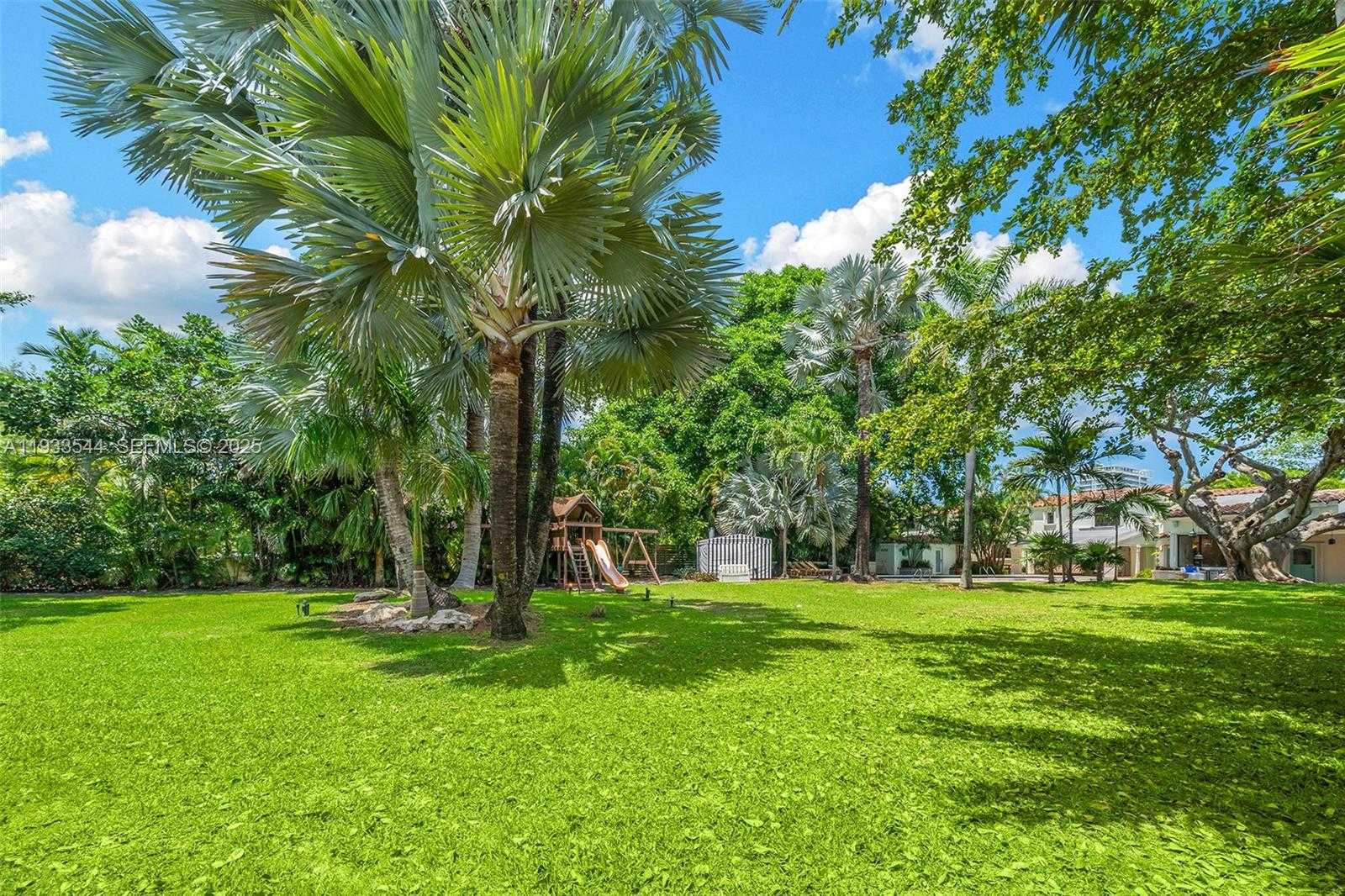 Small Image of 3500 FLAMINGO DR, Miami Beach Number 66