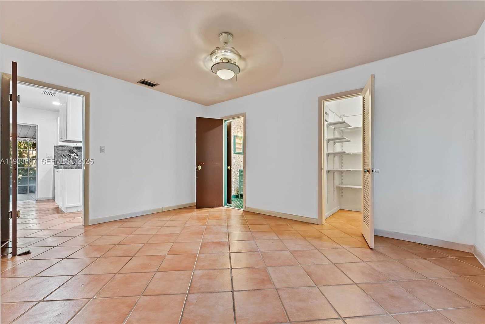 Small Image of 11770 GRIFFING BLVD, Biscayne Park Number 10