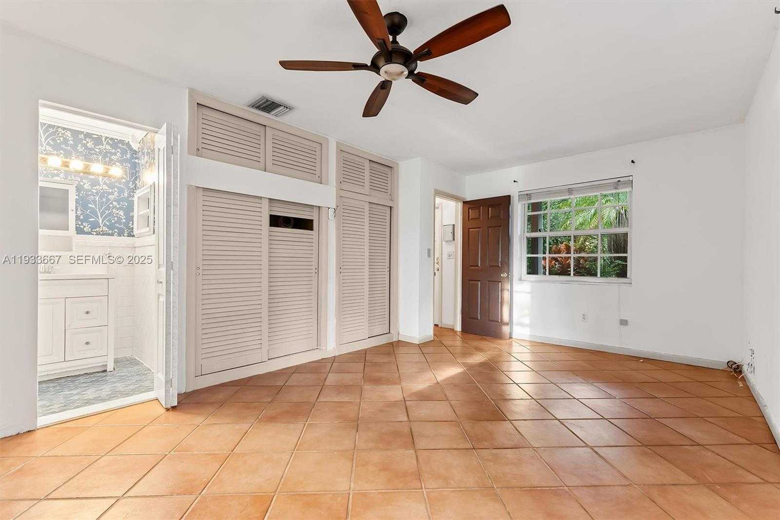 Small Image of 11770 GRIFFING BLVD, Biscayne Park Number 13