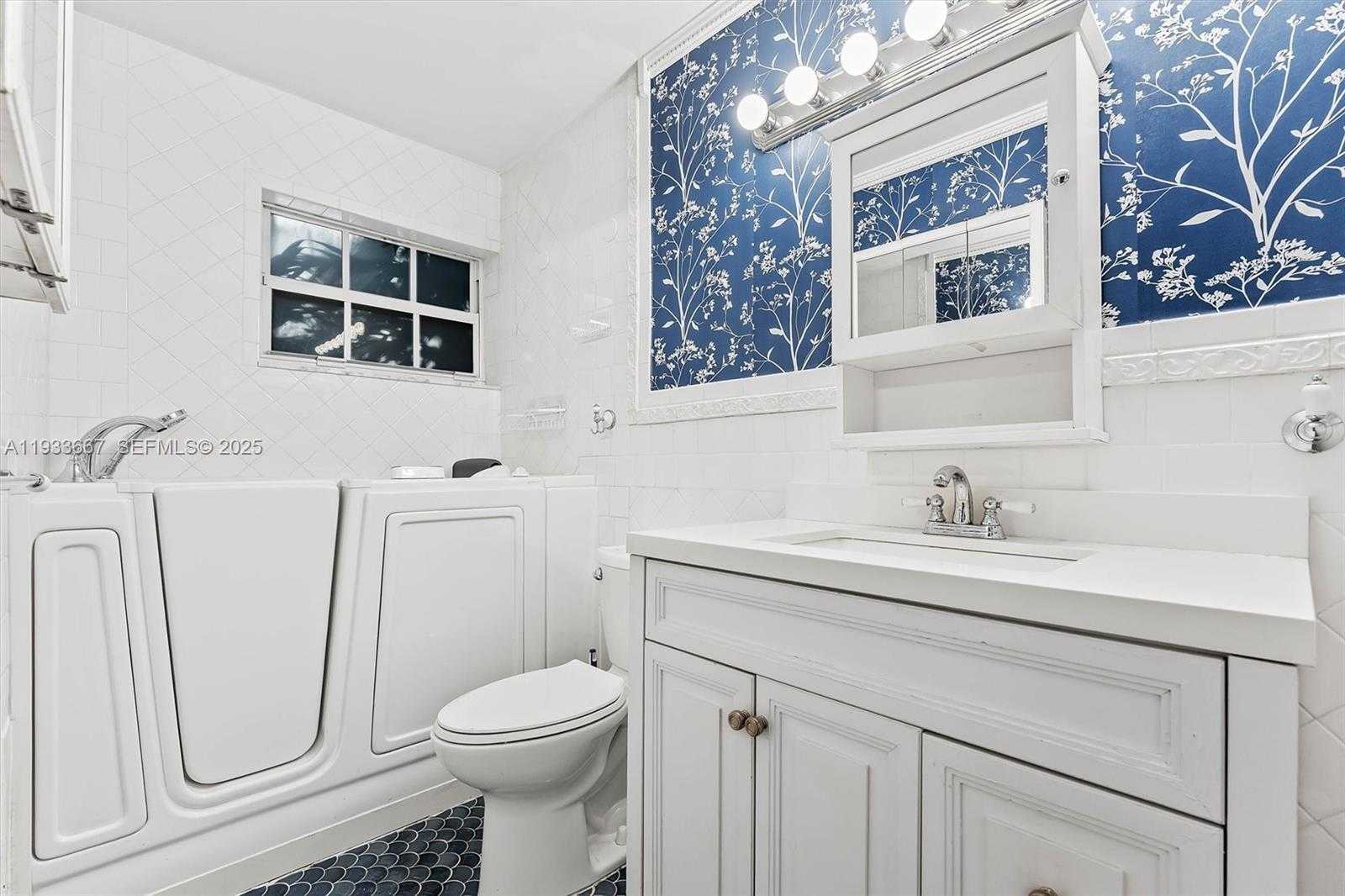 Small Image of 11770 GRIFFING BLVD, Biscayne Park Number 14