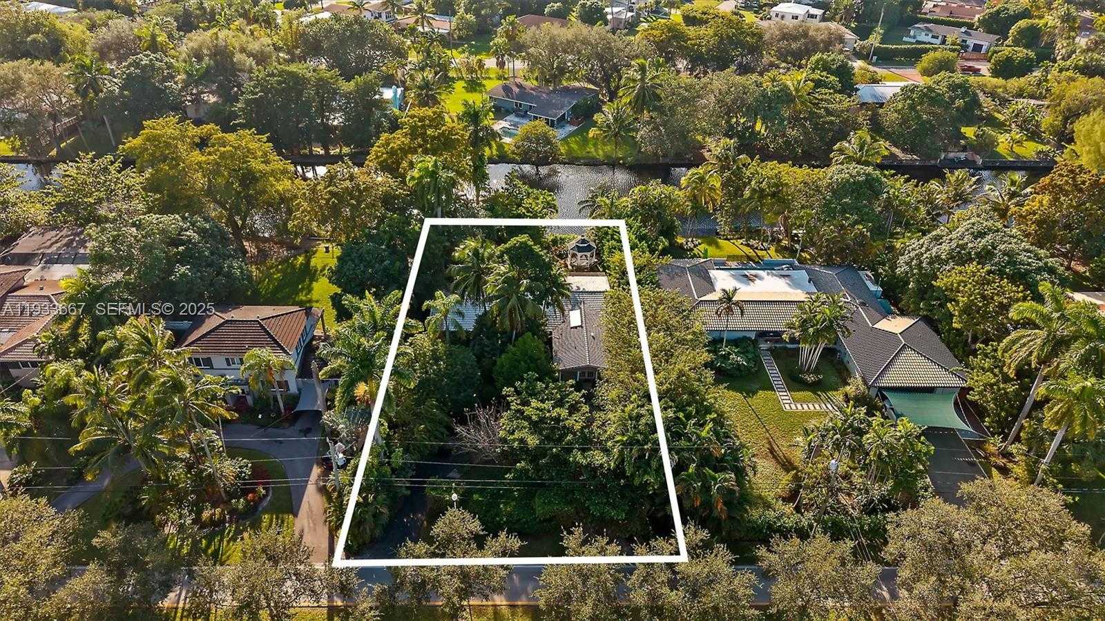 Small Image of 11770 GRIFFING BLVD, Biscayne Park Number 19