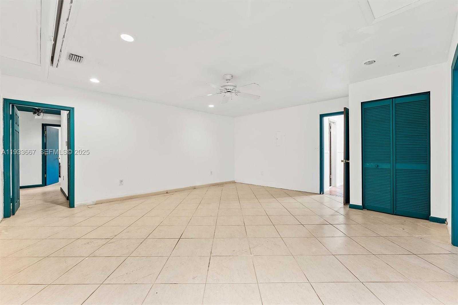 Small Image of 11770 GRIFFING BLVD, Biscayne Park Number 24