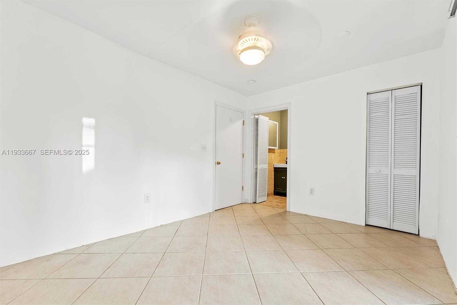 Small Image of 11770 GRIFFING BLVD, Biscayne Park Number 27