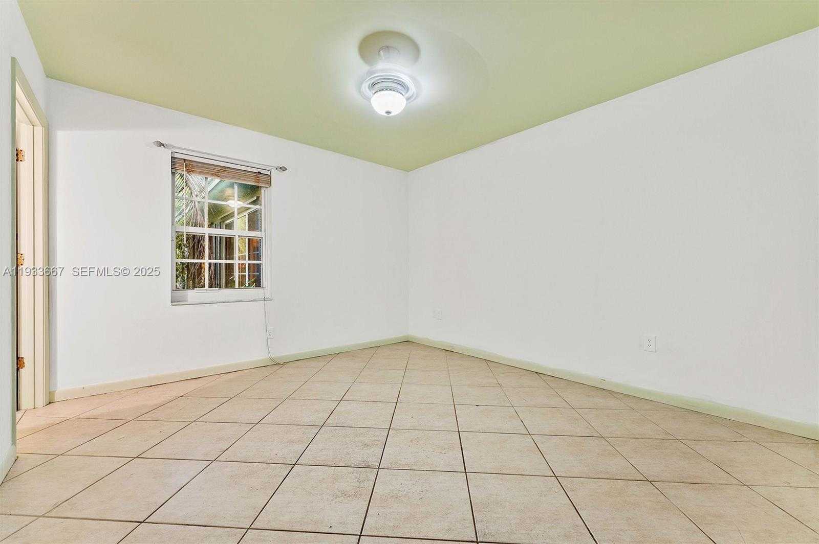 Small Image of 11770 GRIFFING BLVD, Biscayne Park Number 28