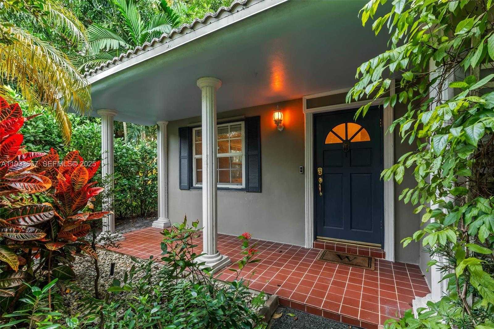 Small Image of 11770 GRIFFING BLVD, Biscayne Park Number 3