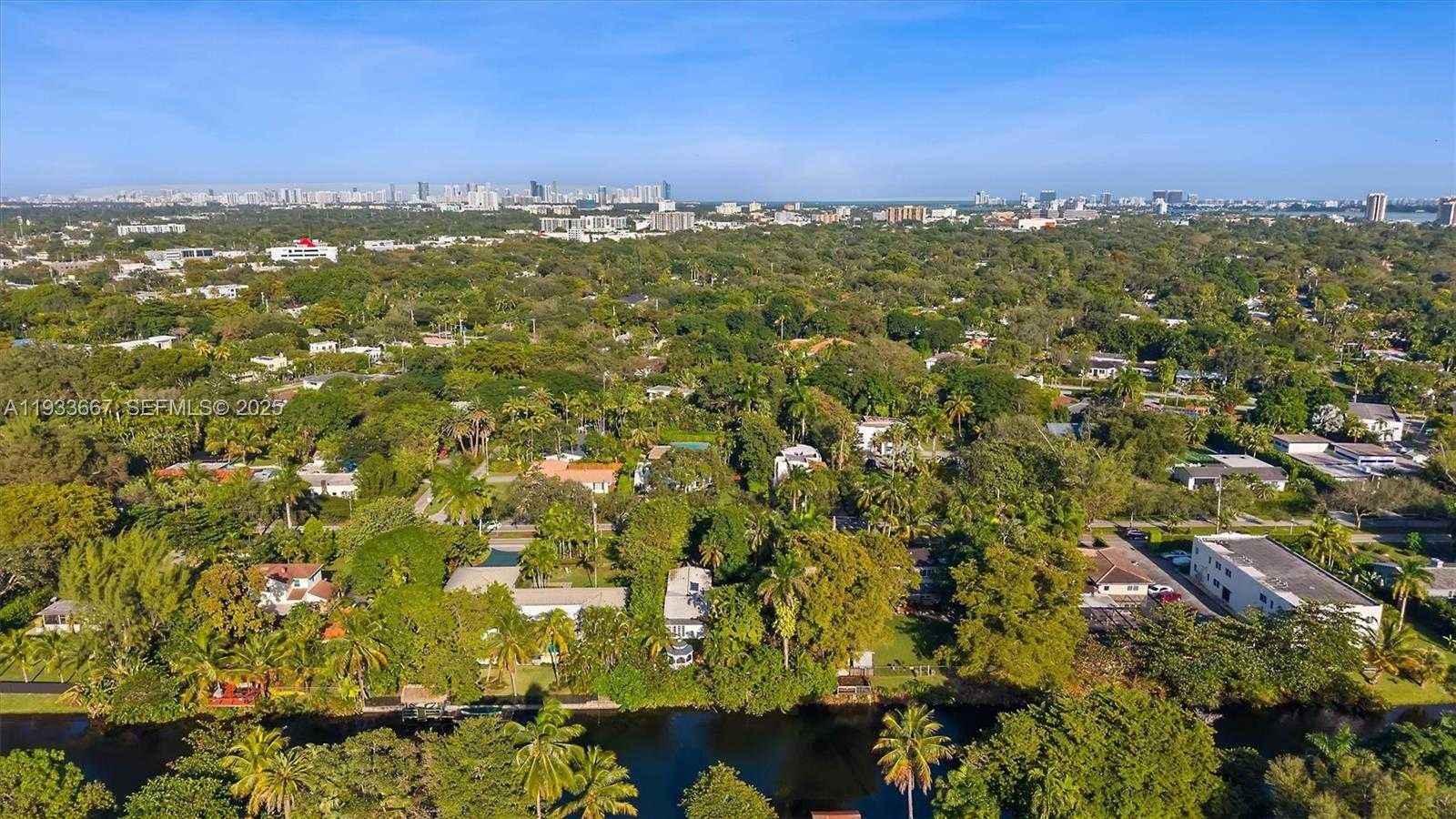 Small Image of 11770 GRIFFING BLVD, Biscayne Park Number 35