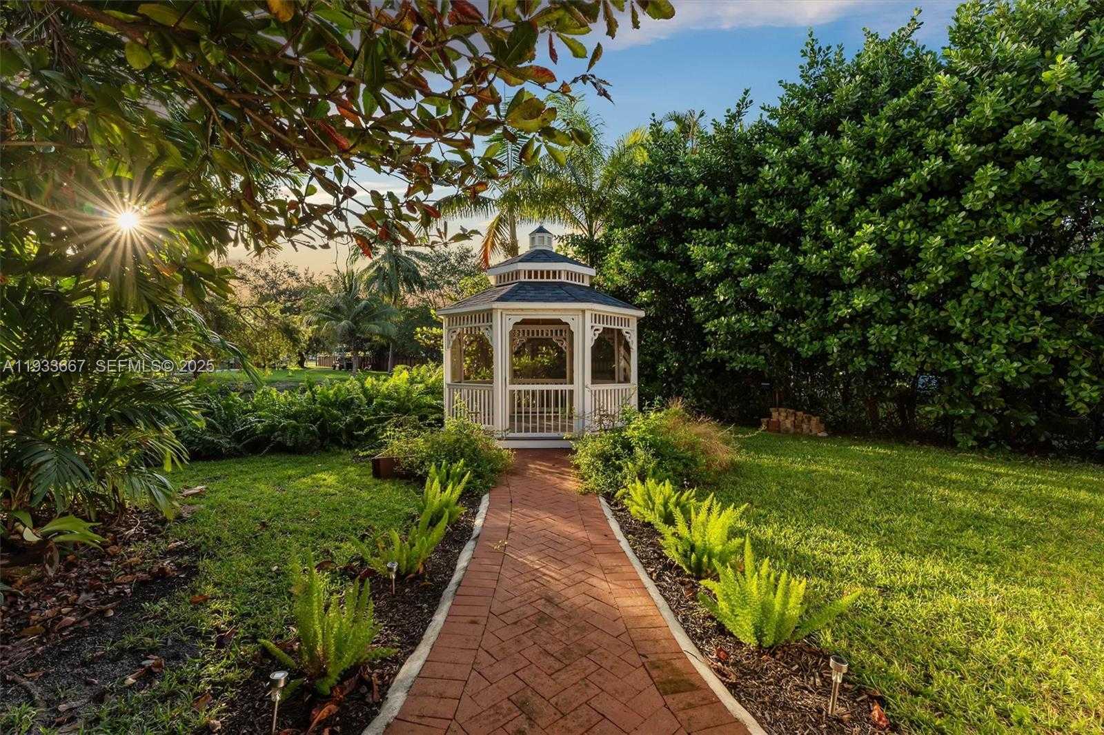 Small Image of 11770 GRIFFING BLVD, Biscayne Park Number 44