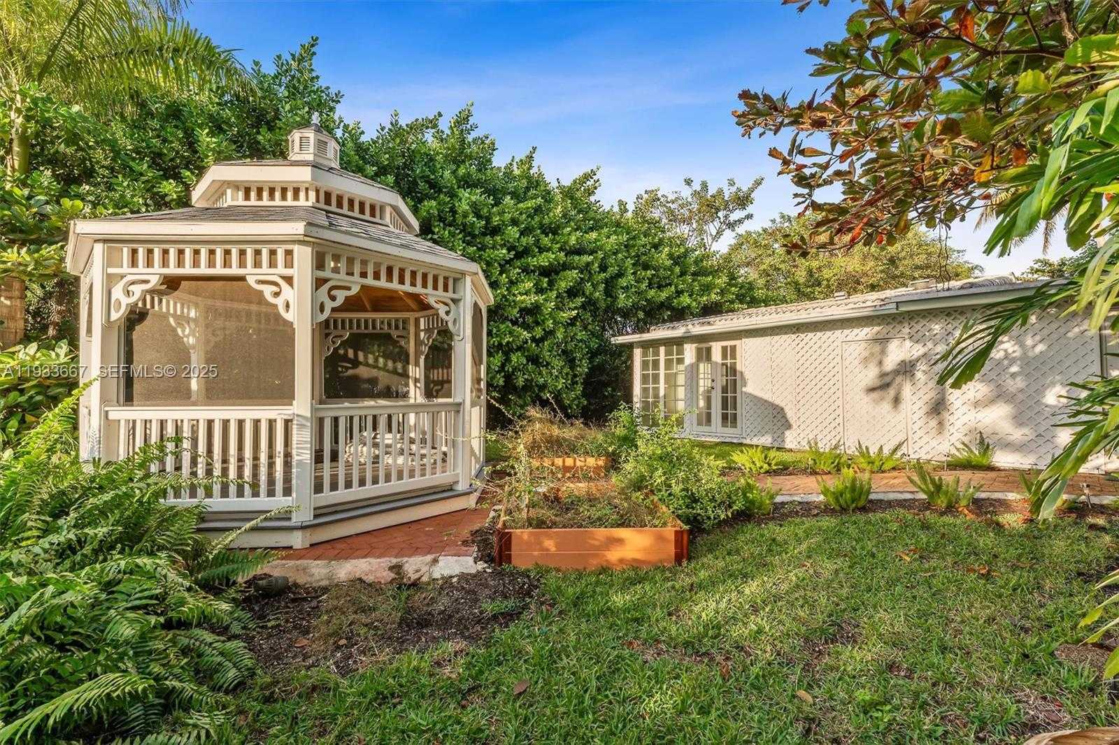 Small Image of 11770 GRIFFING BLVD, Biscayne Park Number 45