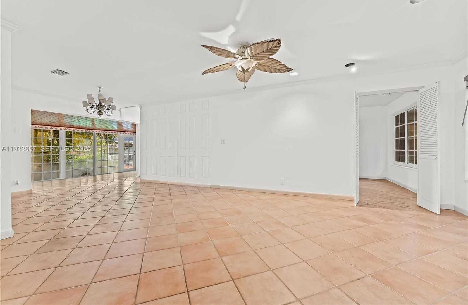 Small Image of 11770 GRIFFING BLVD, Biscayne Park Number 6