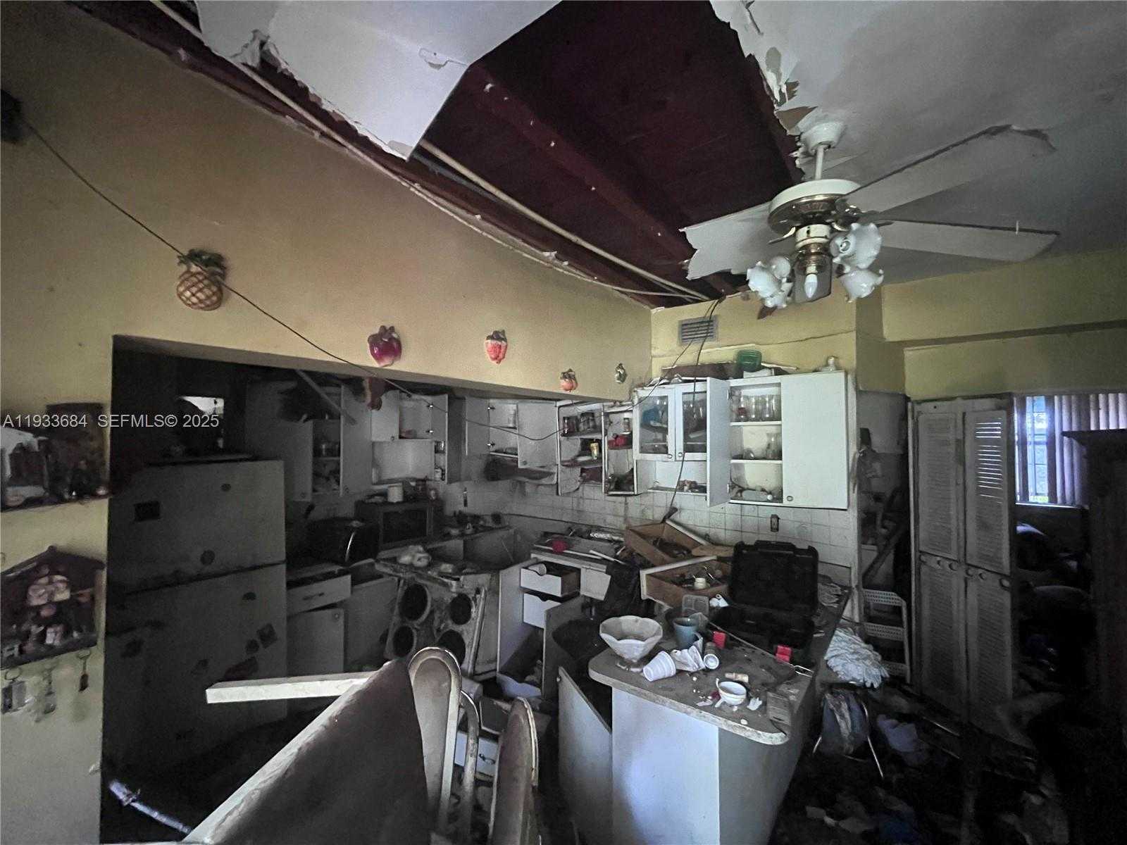 Small Image of 3271 NORTH WEST 102ND ST, Miami Number 10