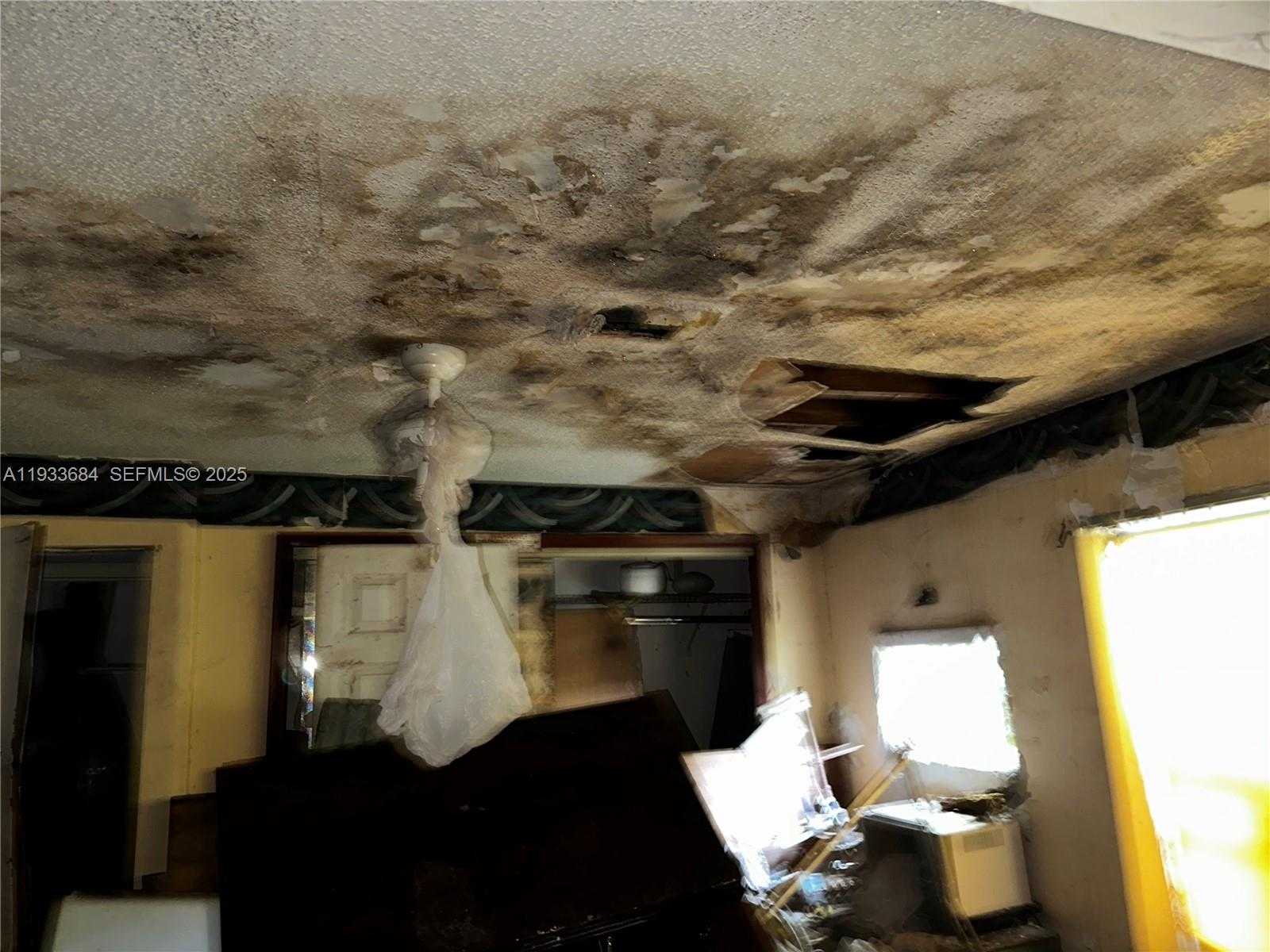 Small Image of 3271 NORTH WEST 102ND ST, Miami Number 6