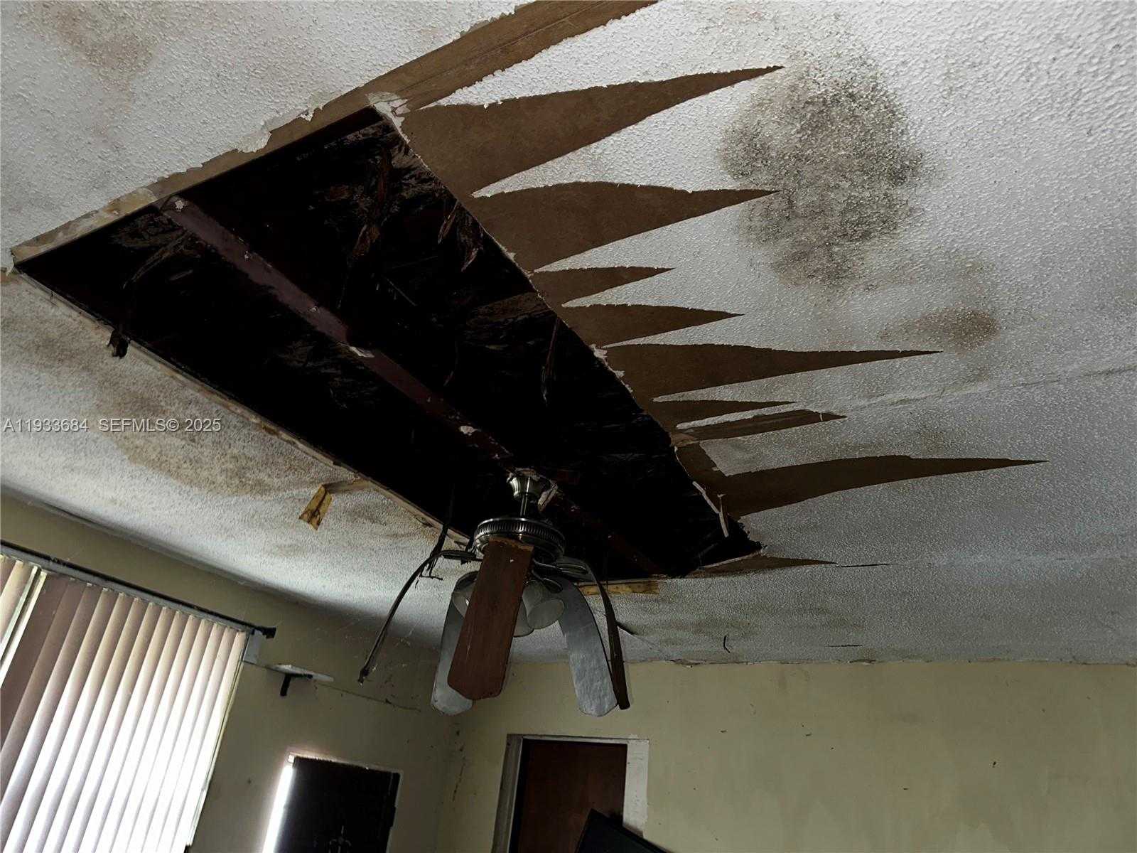 Small Image of 3271 NORTH WEST 102ND ST, Miami Number 7