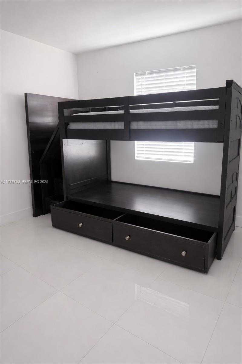 Small Image of 5250 SOUTH WEST 115TH AVE, Miami Number 11