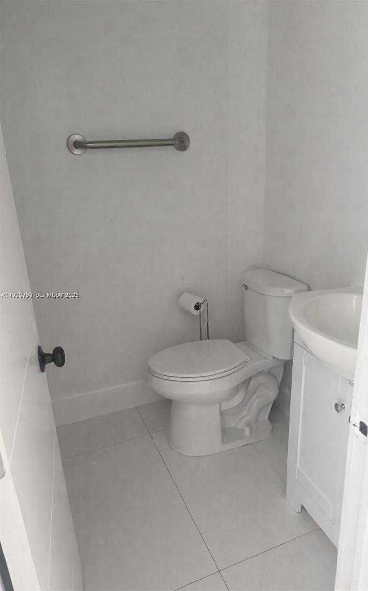 Small Image of 5250 SOUTH WEST 115TH AVE, Miami Number 16