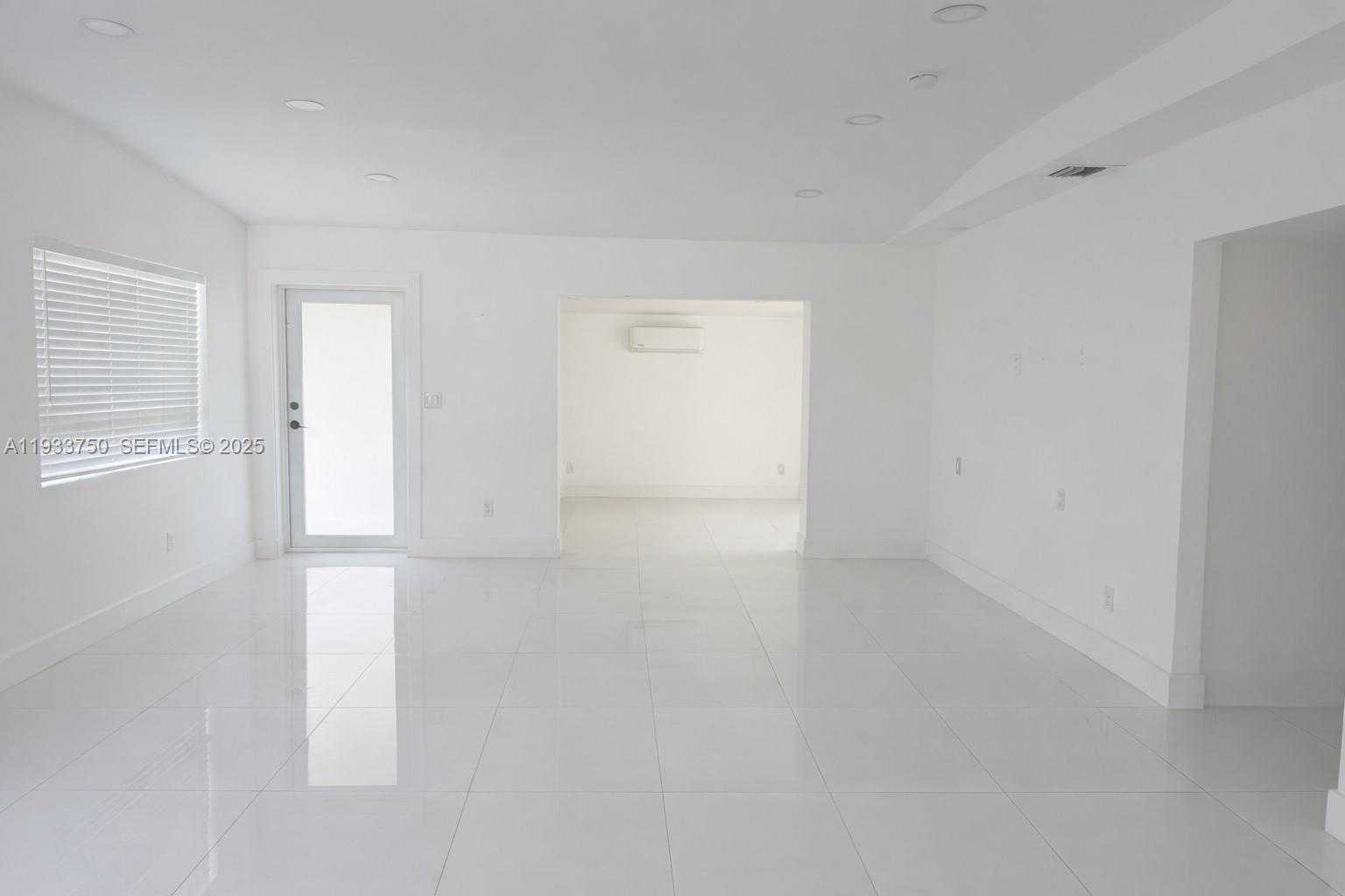 Small Image of 5250 SOUTH WEST 115TH AVE, Miami Number 3