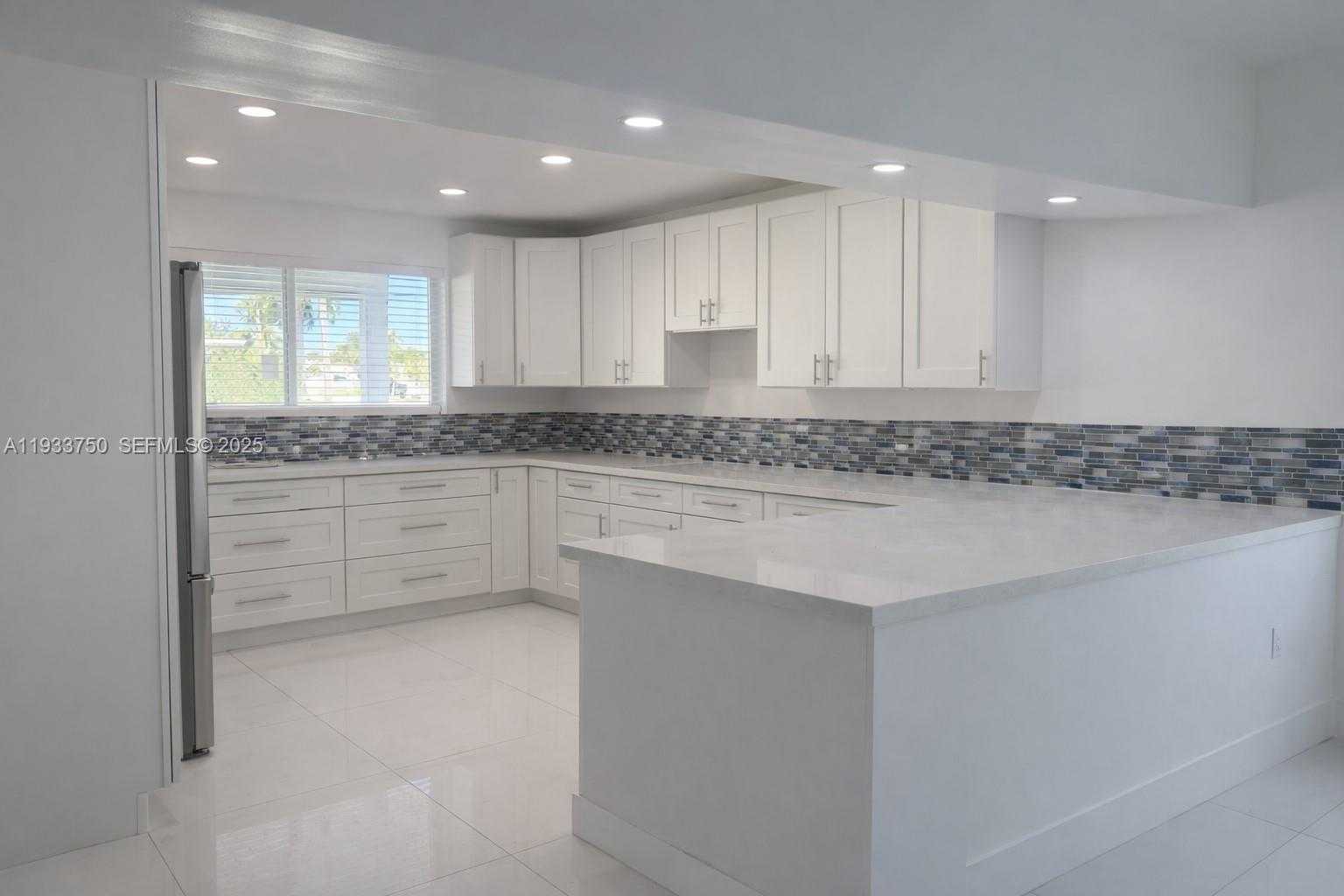 Small Image of 5250 SOUTH WEST 115TH AVE, Miami Number 8