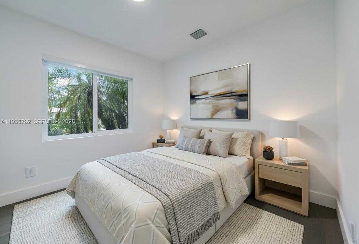 Small Image of 125 NORTH WEST 88TH ST, El Portal Number 14