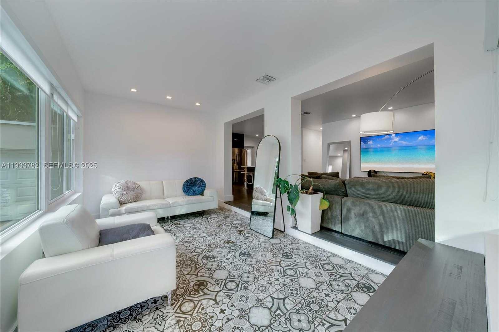 Small Image of 125 NORTH WEST 88TH ST, El Portal Number 4