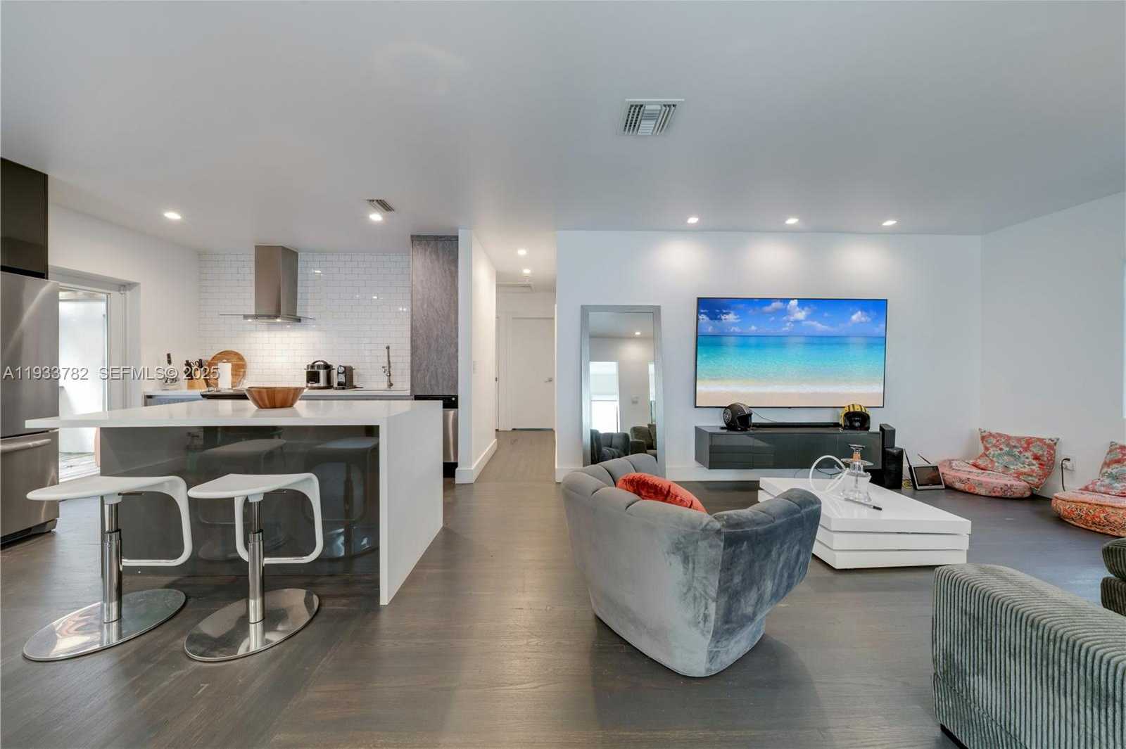 Small Image of 125 NORTH WEST 88TH ST, El Portal Number 6