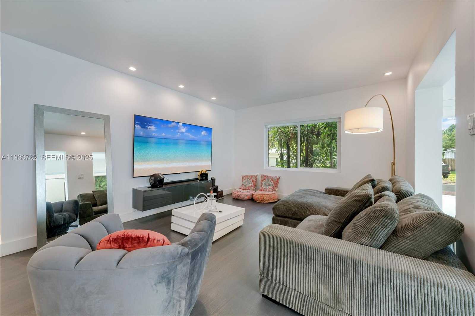 Small Image of 125 NORTH WEST 88TH ST, El Portal Number 7