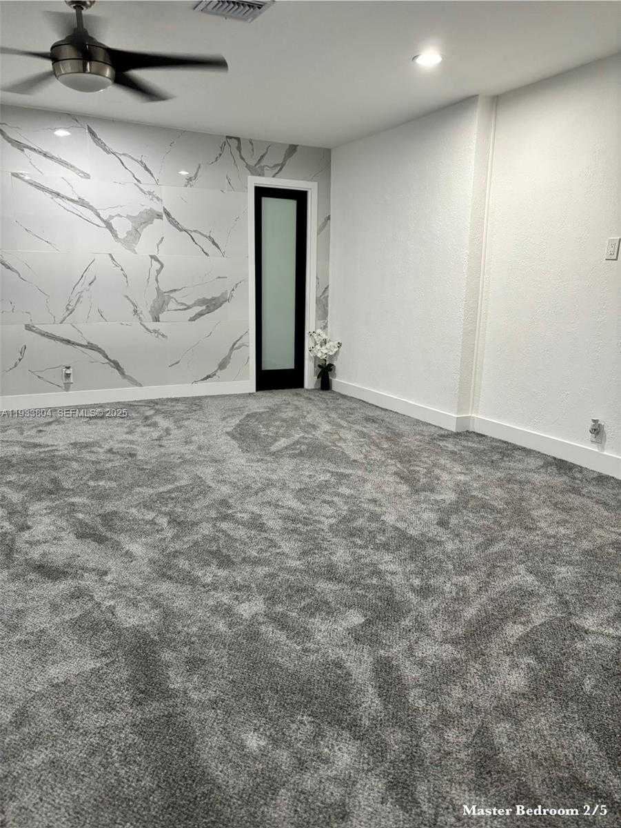 Small Image of 607 MAPLE DR, Margate Number 10