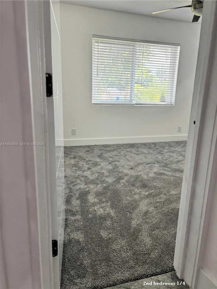 Small Image of 607 MAPLE DR, Margate Number 16