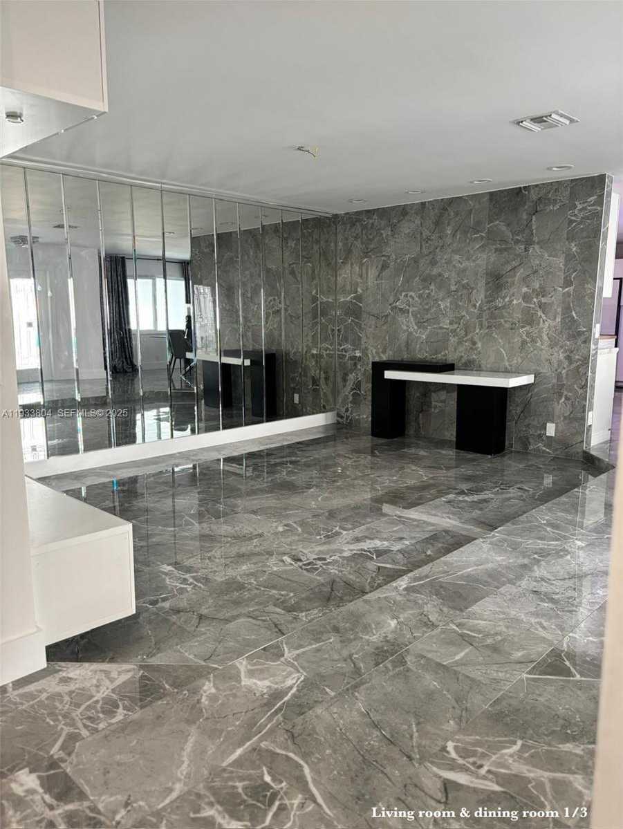 Small Image of 607 MAPLE DR, Margate Number 3