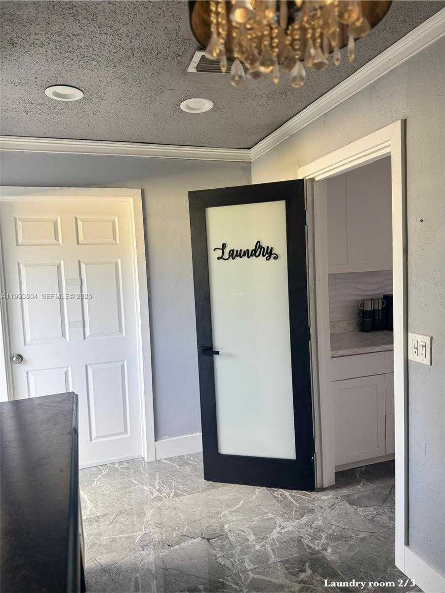 Small Image of 607 MAPLE DR, Margate Number 30