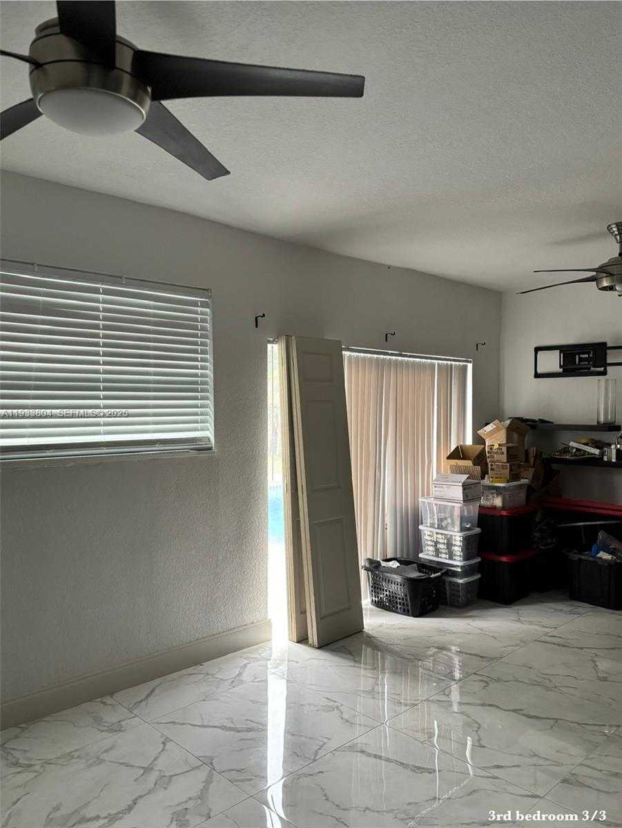 Small Image of 607 MAPLE DR, Margate Number 36