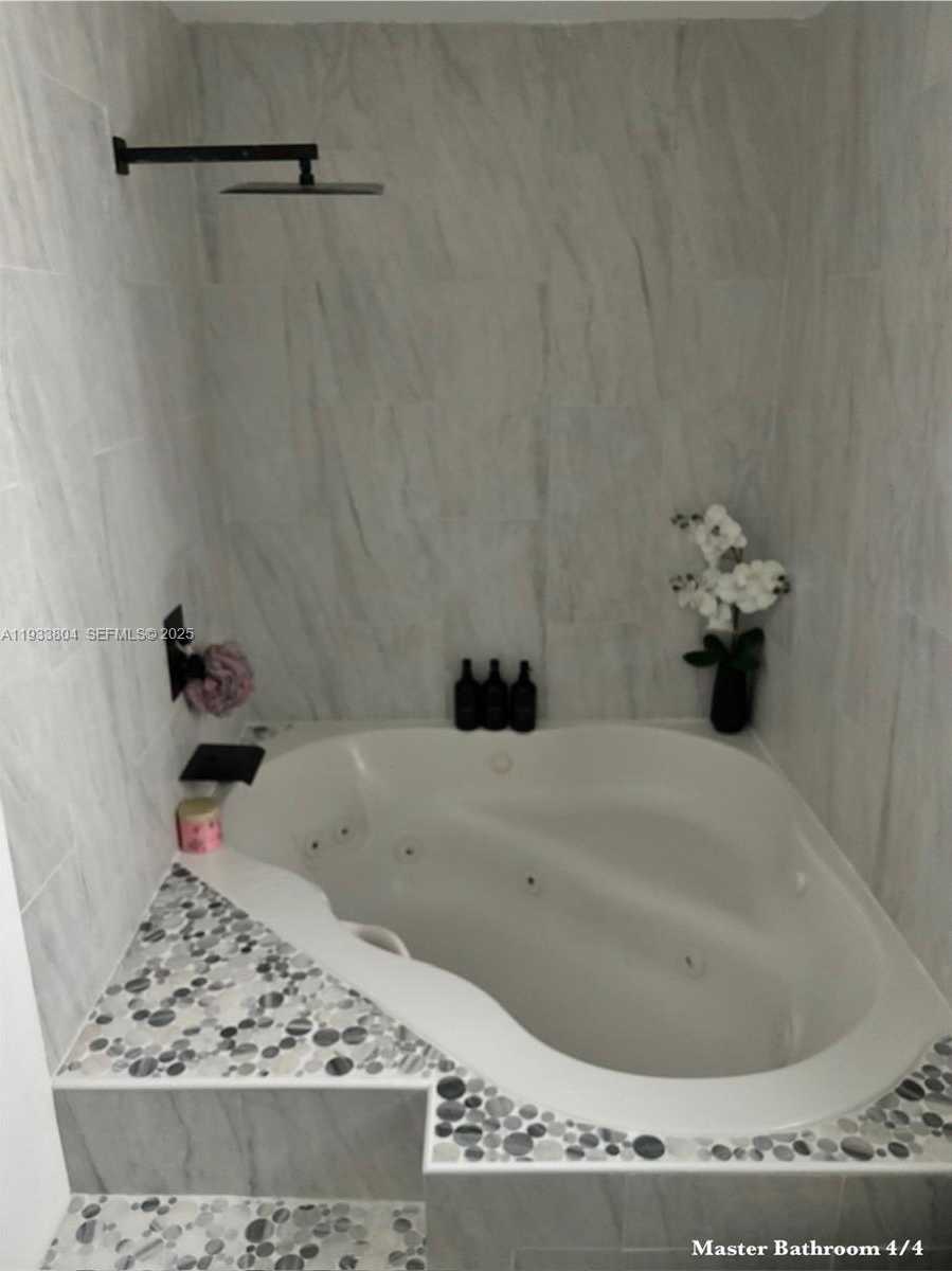 Small Image of 607 MAPLE DR, Margate Number 8