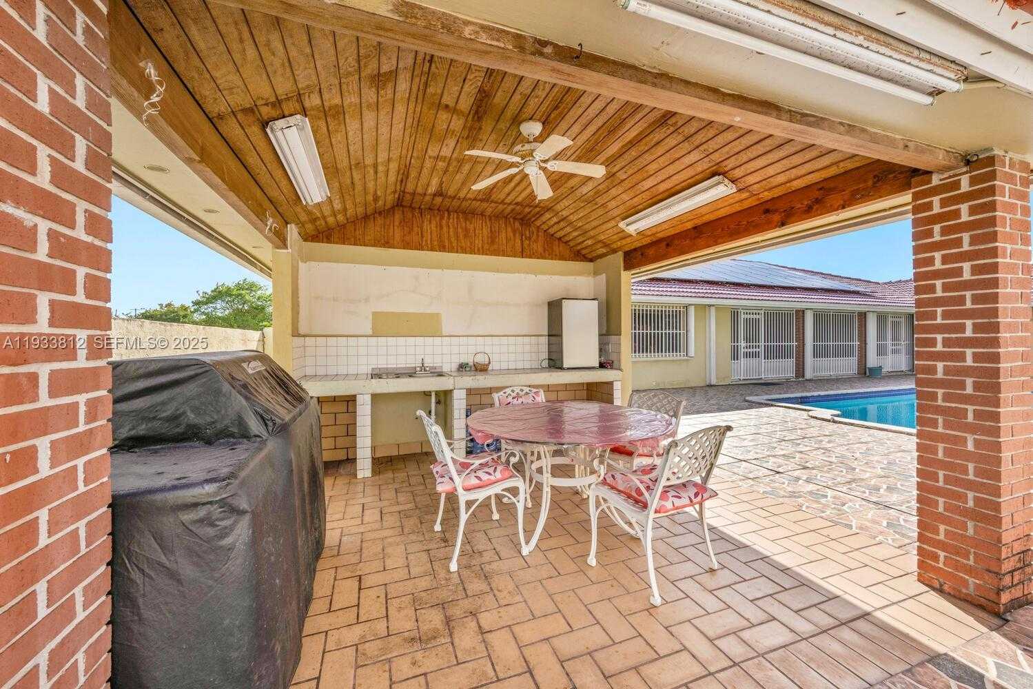 Small Image of 165 WEST 50TH ST, Hialeah Number 39