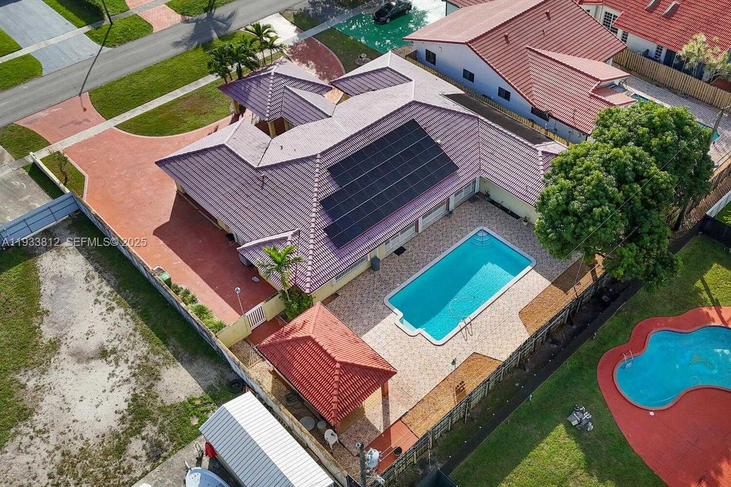 Small Image of 165 WEST 50TH ST, Hialeah Number 47