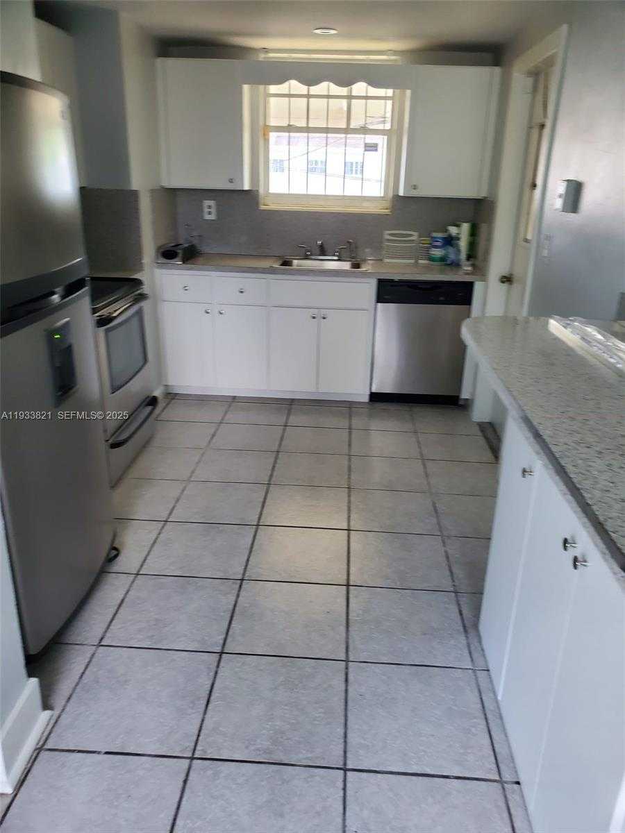 Small Image of 3450 NORTH WEST 176TH ST, Miami Gardens Number 3