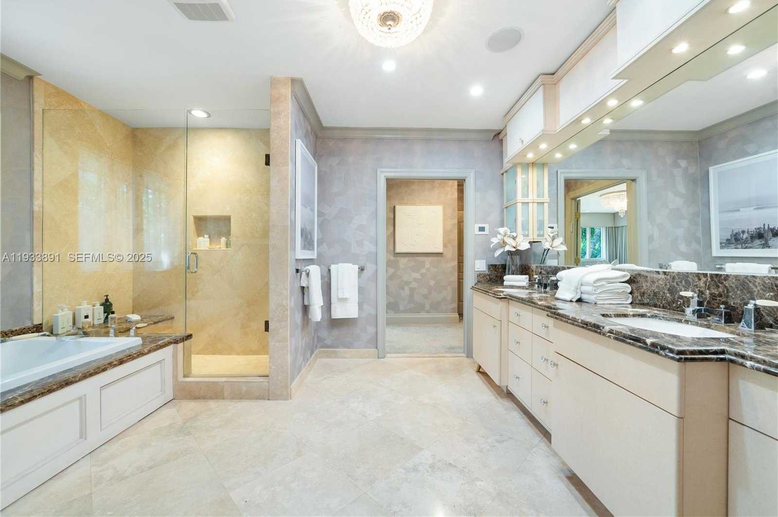 Small Image of 5077 NORTH BAY RD, Miami Beach Number 18