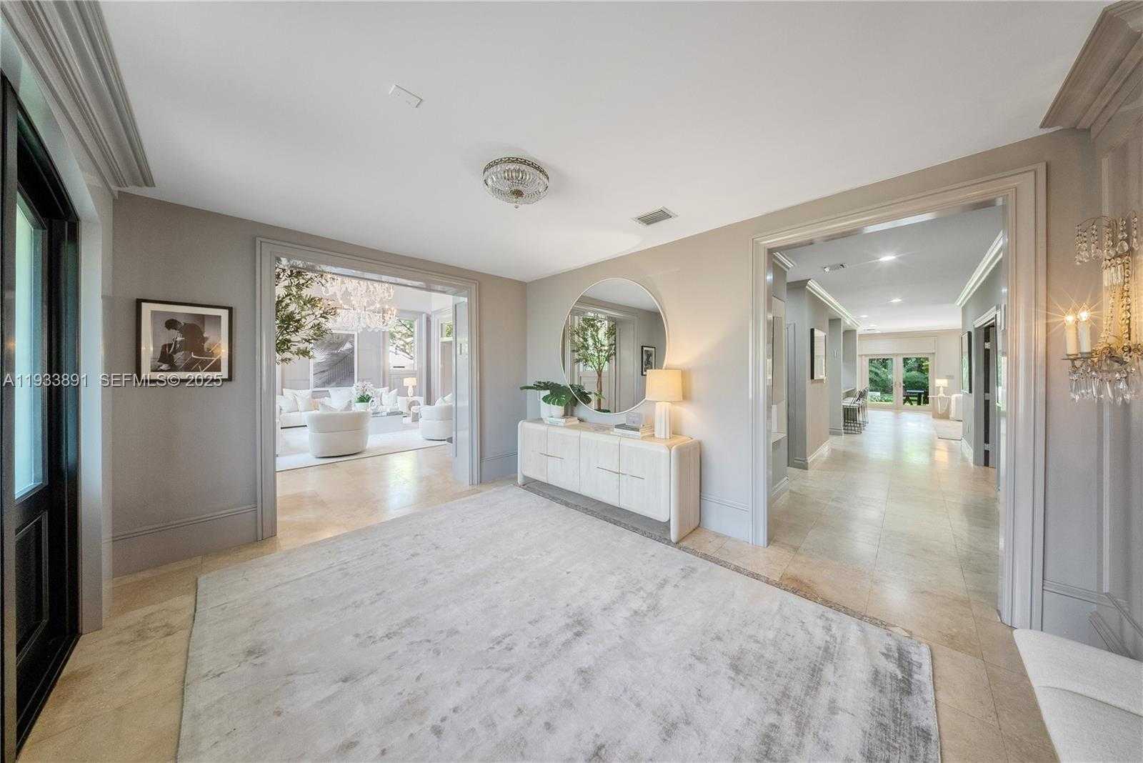 Small Image of 5077 NORTH BAY RD, Miami Beach Number 3