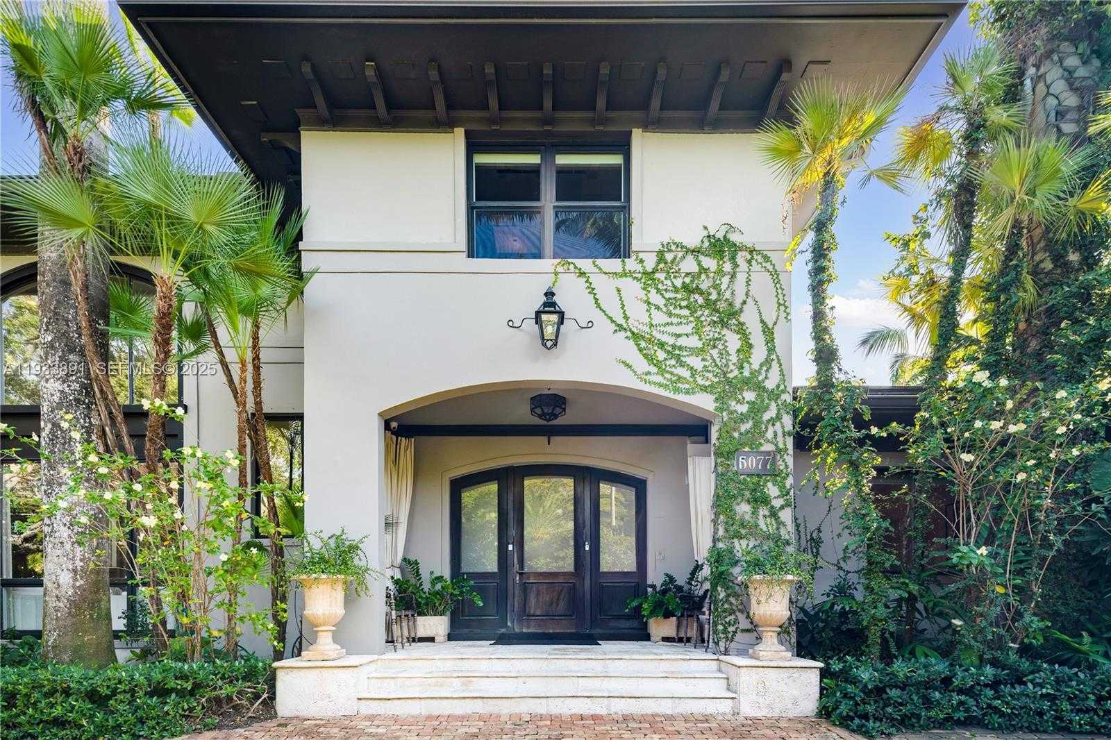 Small Image of 5077 NORTH BAY RD, Miami Beach Number 36