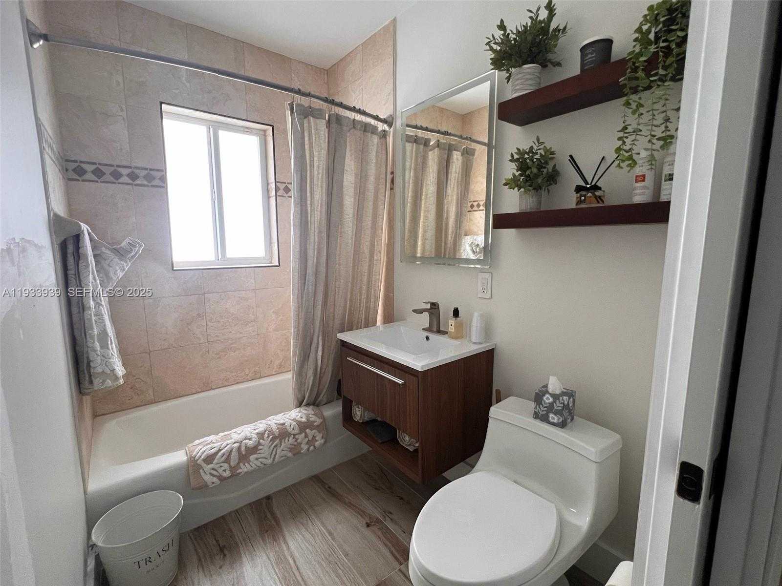 Small Image of 2156 NORTH EAST 18TH AVE, Wilton Manors Number 15