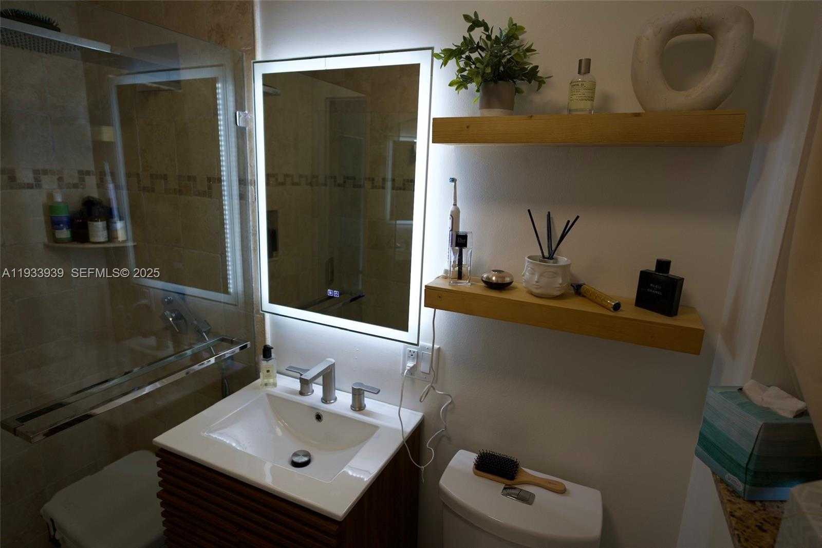 Small Image of 2156 NORTH EAST 18TH AVE, Wilton Manors Number 6