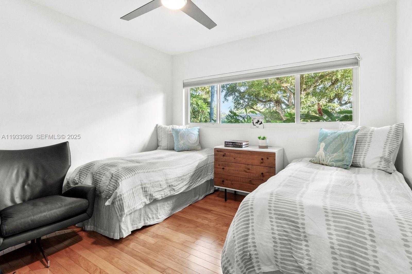 Small Image of 6511 RIVIERA DR, Coral Gables Number 23