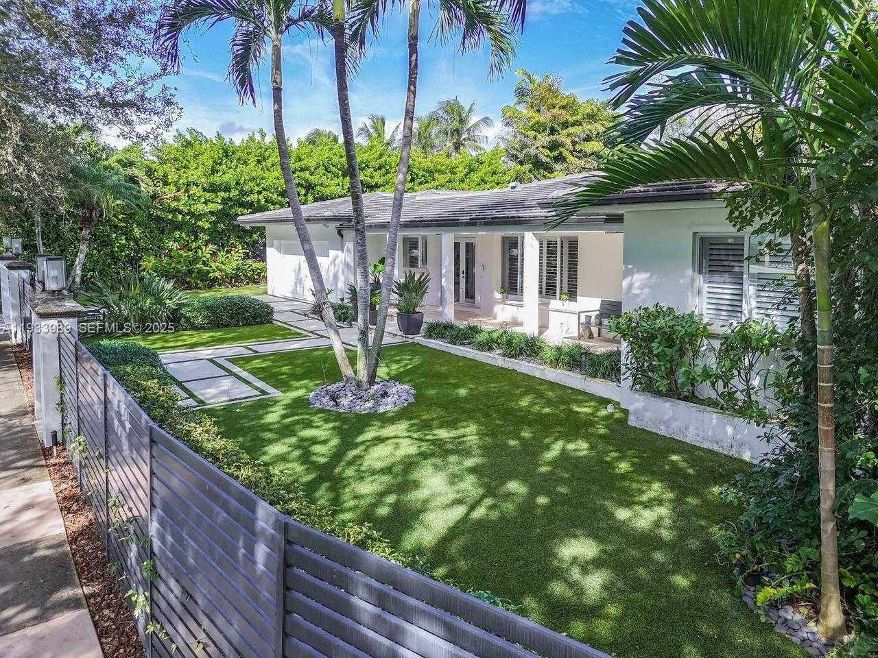 Small Image of 6511 RIVIERA DR, Coral Gables Number 28