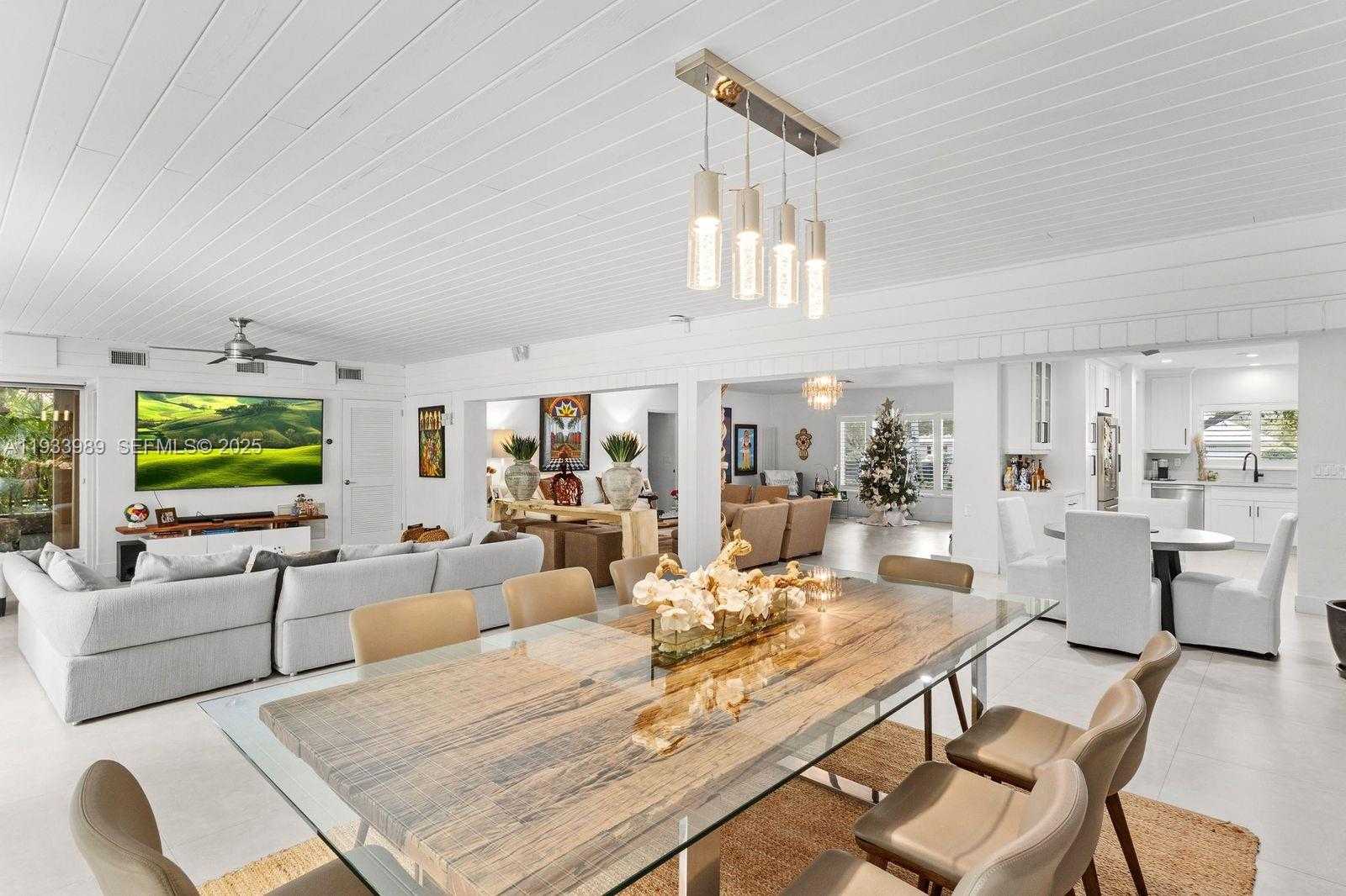 Small Image of 6511 RIVIERA DR, Coral Gables Number 6