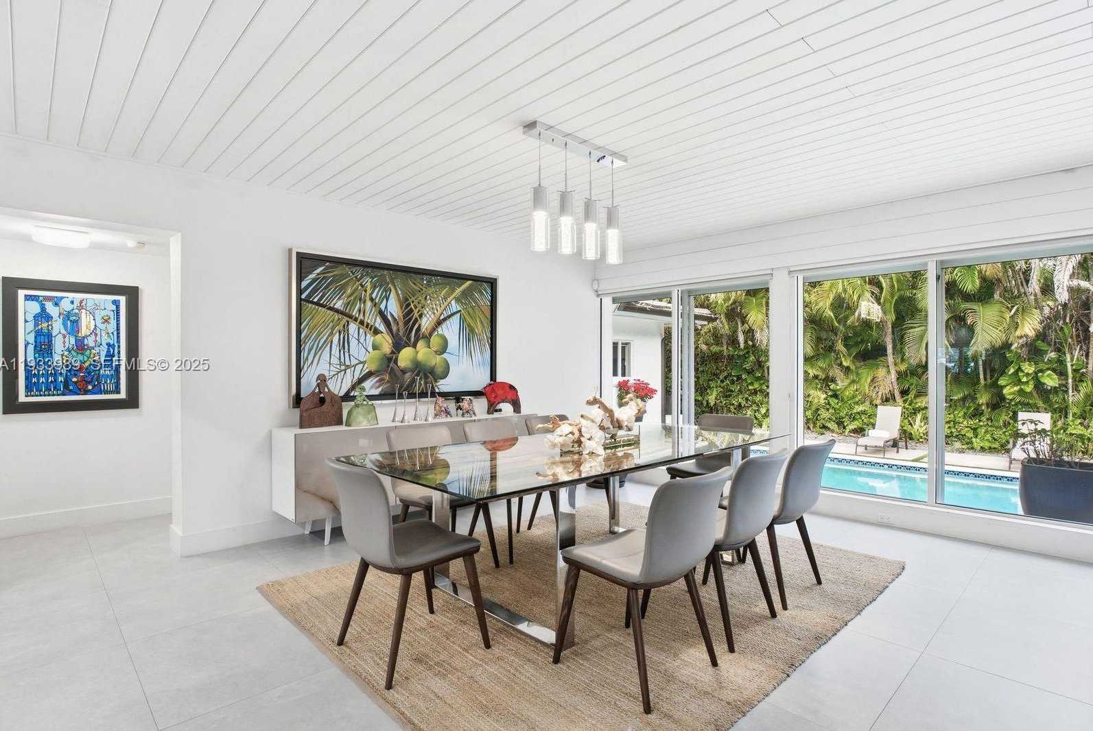 Small Image of 6511 RIVIERA DR, Coral Gables Number 7