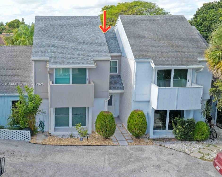 Small Image of Wellington Number 29