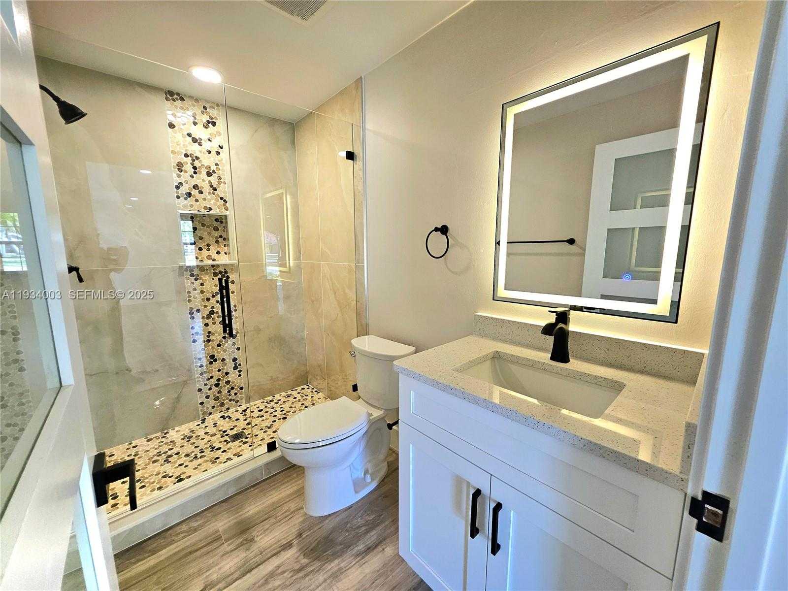 Small Image of 137 DOW LN, Fort Myers Number 18