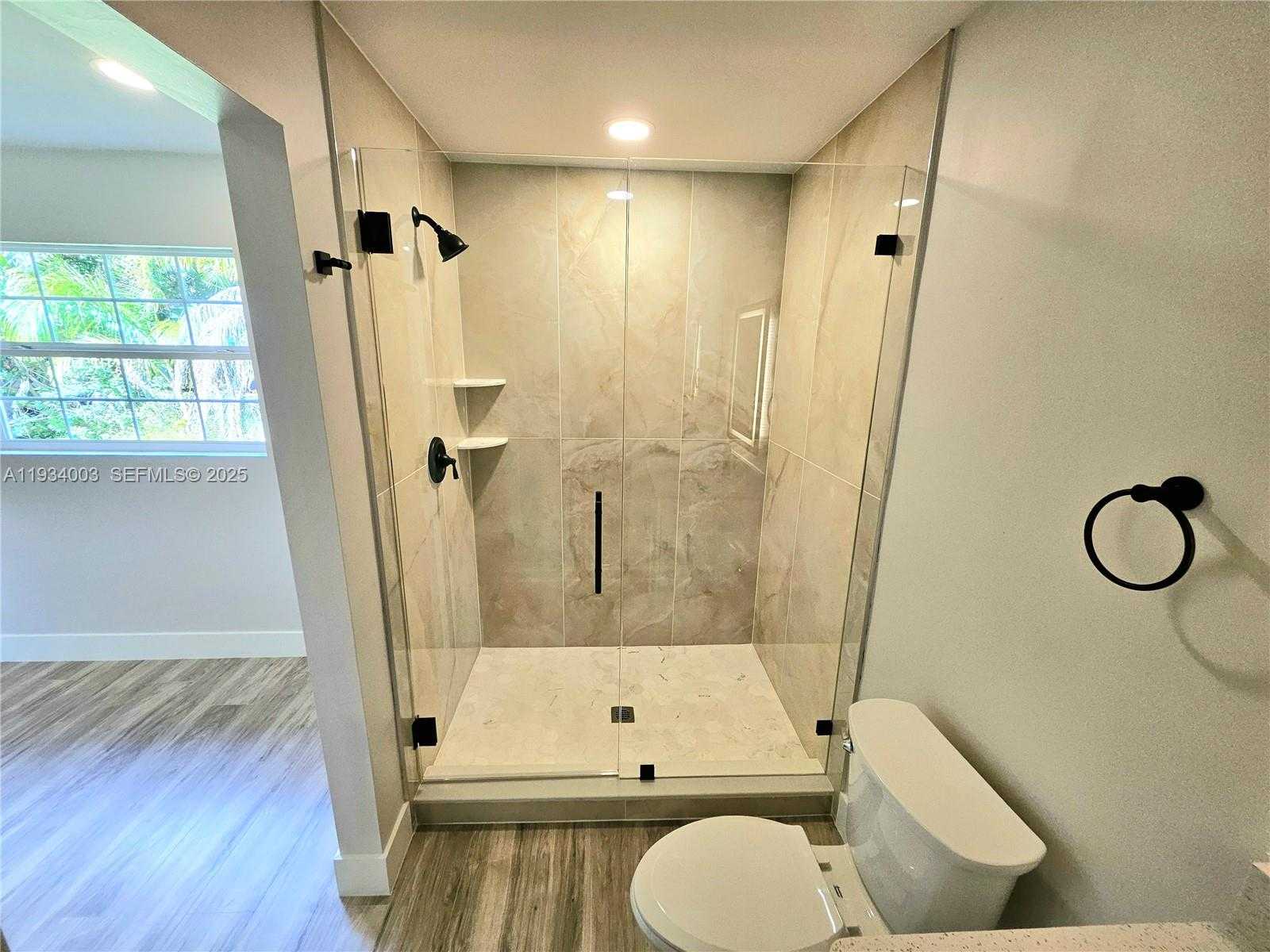 Small Image of 137 DOW LN, Fort Myers Number 23