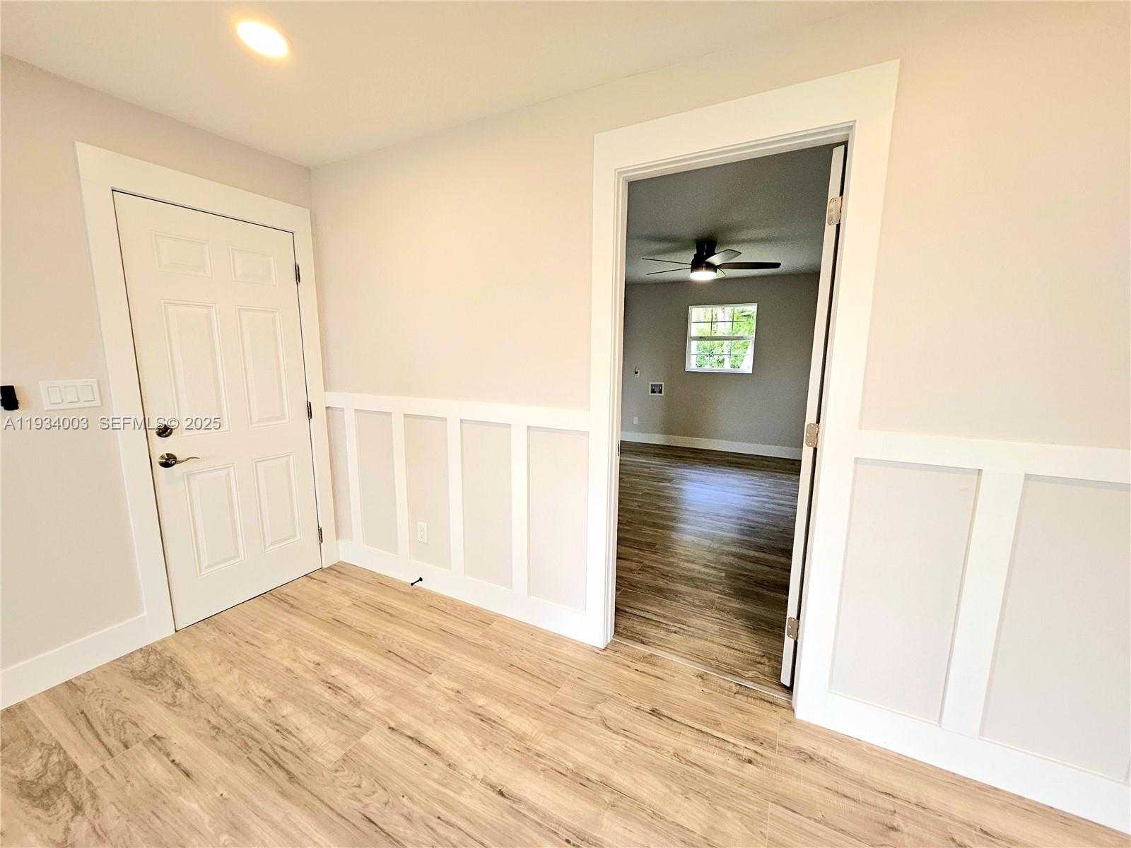 Small Image of 137 DOW LN, Fort Myers Number 27