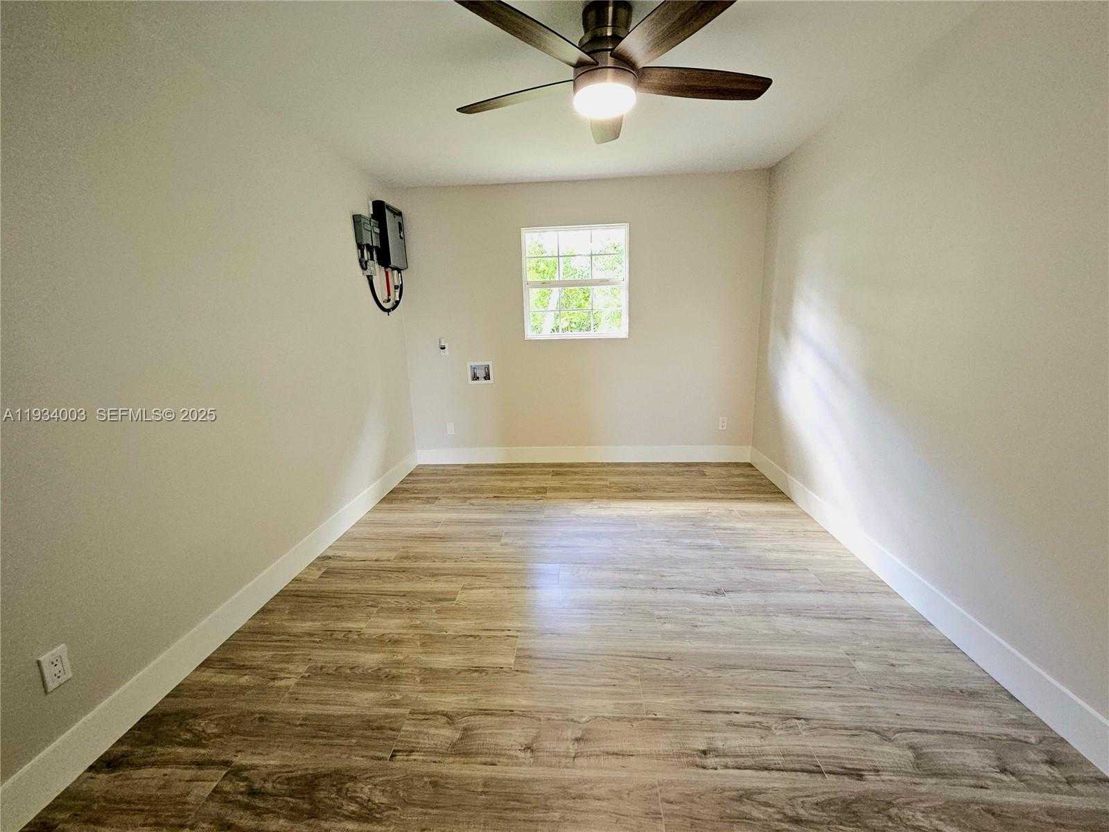 Small Image of 137 DOW LN, Fort Myers Number 30